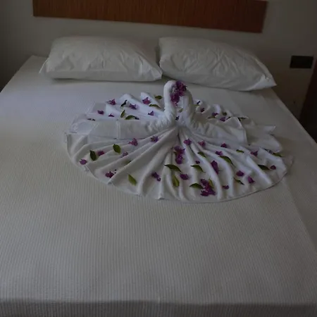 Akalia Suite Hotel & Spa Side